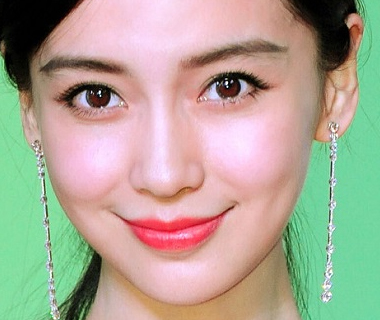 杨颖在家带娃也能秒上热搜 