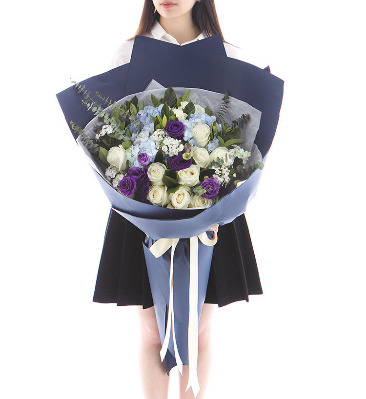 「熊抱花束」陪伴你 